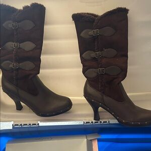 Splash Dark Brown Heeled Boots size 7 new never worn